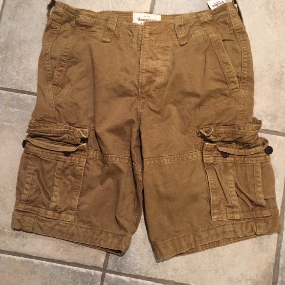 Men’s cargo shorts
